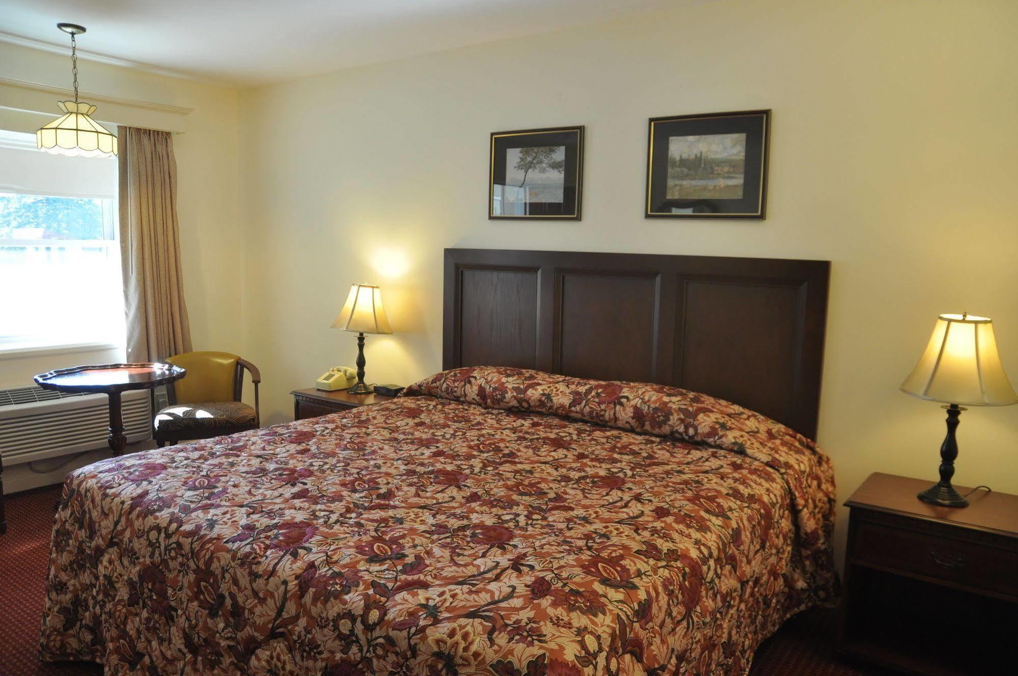 Blue Spruce Inn & Suites Valatie Kültér fotó